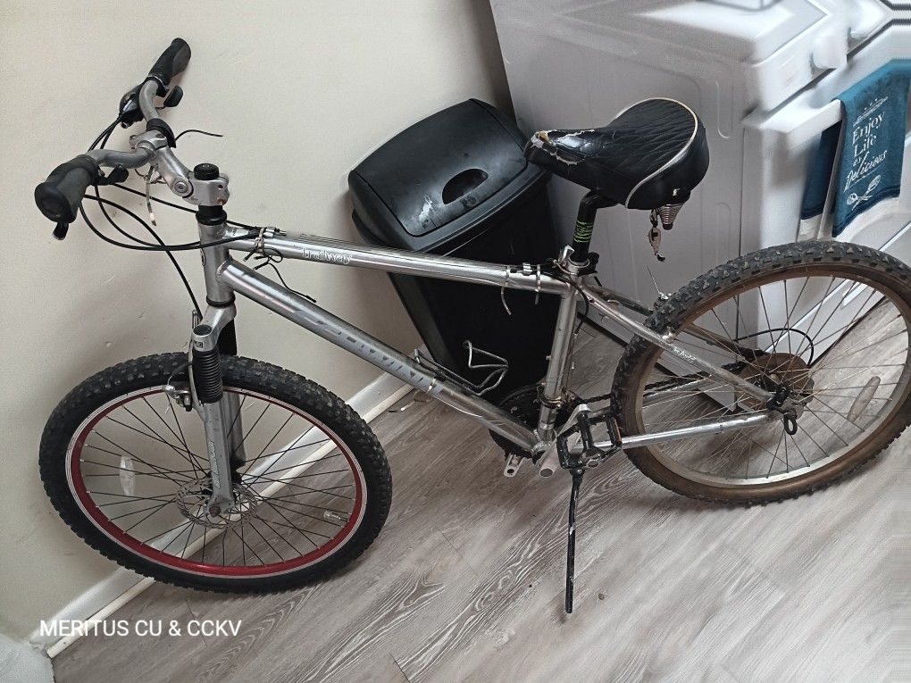 GOOD SMOOTH RIDING BIKE