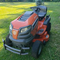 Husqvarna YT42XLS Lawn Mower Tractor 