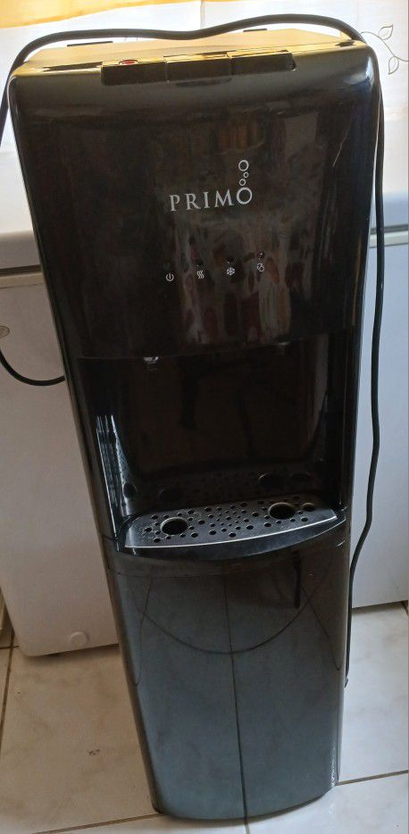 PRIMO 5GAL WATER DISPENSER- GREAT HOT/ COLD WATER