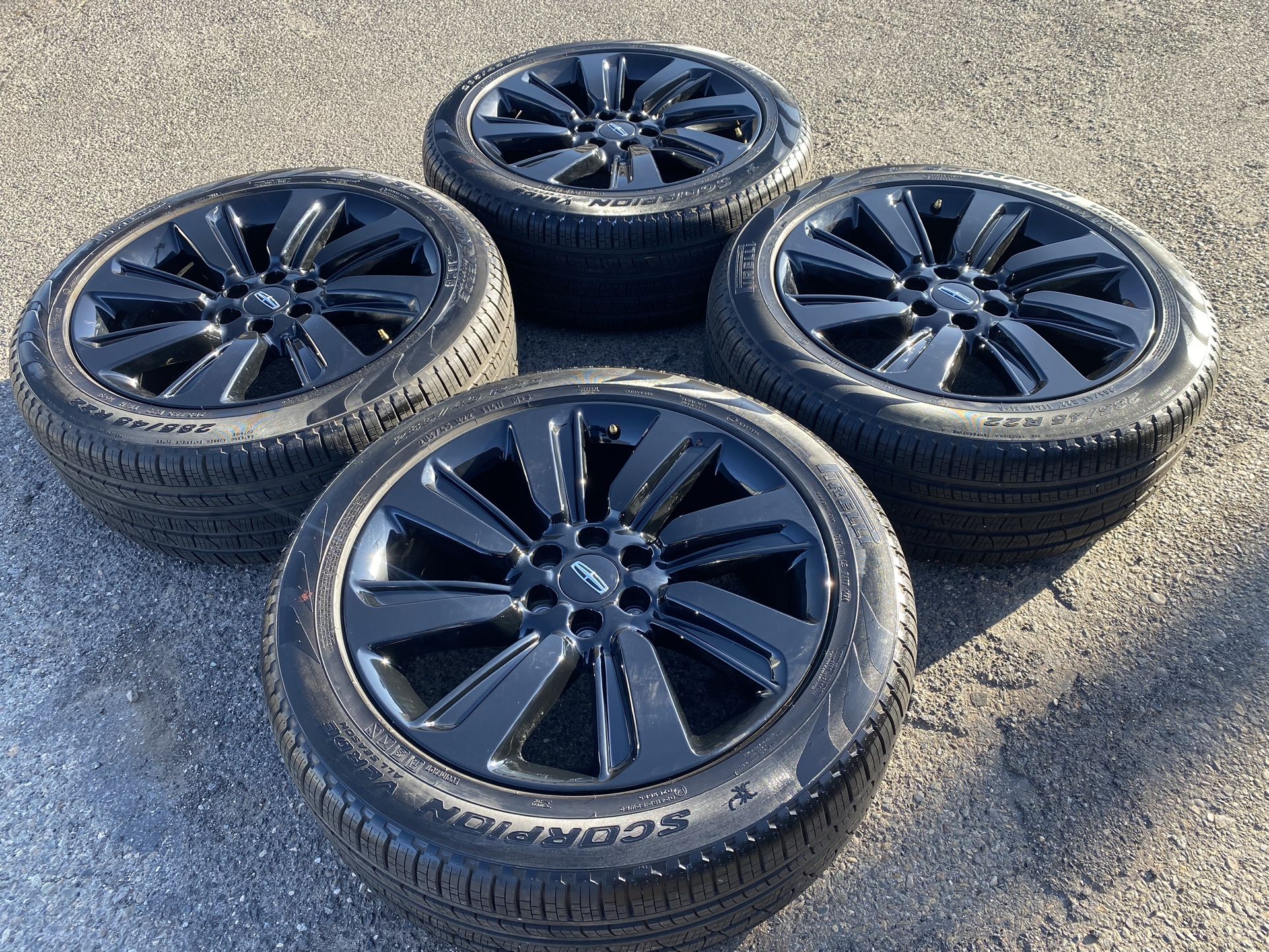 Factory New 22” Lincoln Navigator 6 lug Rims & Tires 100% tread (ford f150 & expedition Compatible)