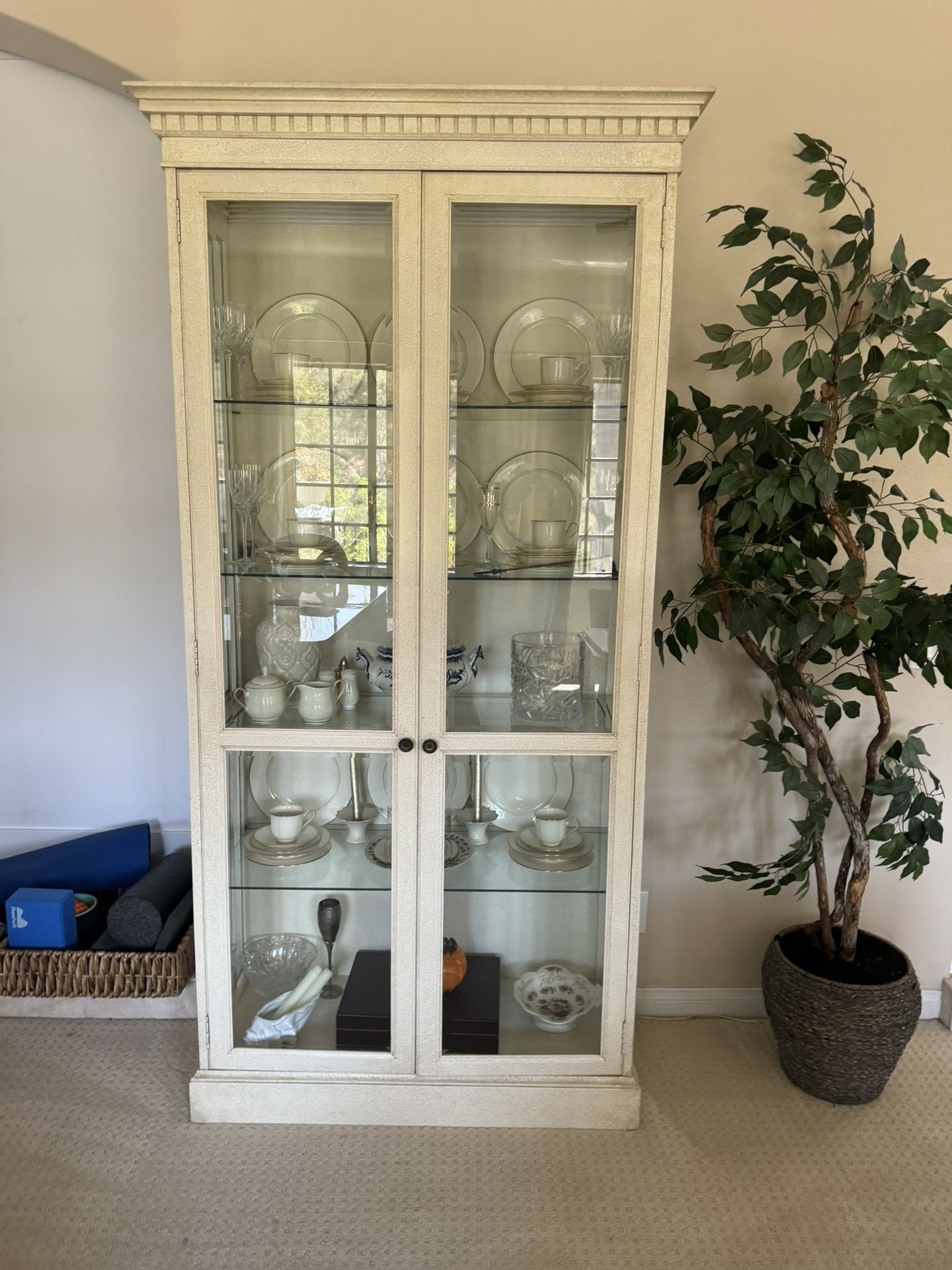 China Cabinet, Curio cabinet, Glass Shelving