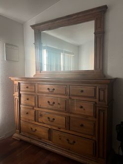 Real wood Dresser with mirror