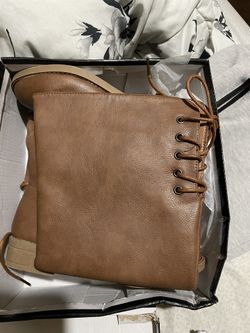 Boots 👢 Sz 3 Toll !! 