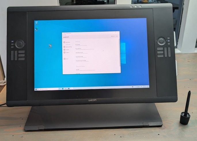 Wacom Cintiq 24HD DTK-2400 Digital Drawing Tablet Artist