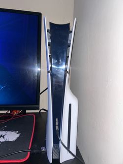 PS5 Slim Disc Edition – 1TB (Like New)