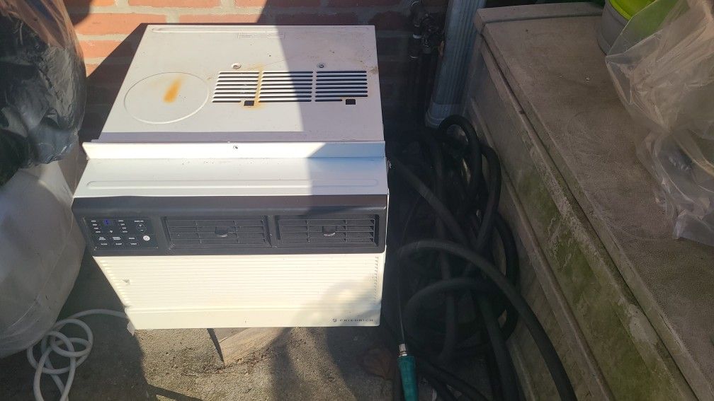 12000 BTU Air Conditioner