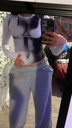 Graphic long sleeve shirt black and white XS