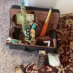 Alto saxophone 🎷. New. For. 10 years