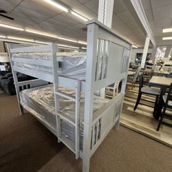 Twin Over Twin Bunk Bed 🎈🎈🎈