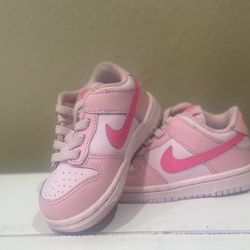 Nike Toddler Shoe  Size 5 Pink 