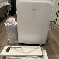 Insignia - Portable Air Conditioner - White (250 Sq Ft)