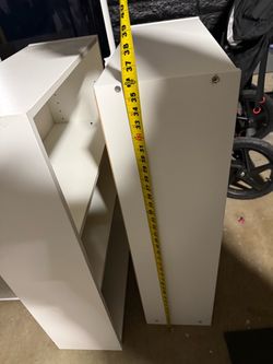 White 3-shelf bookshelf