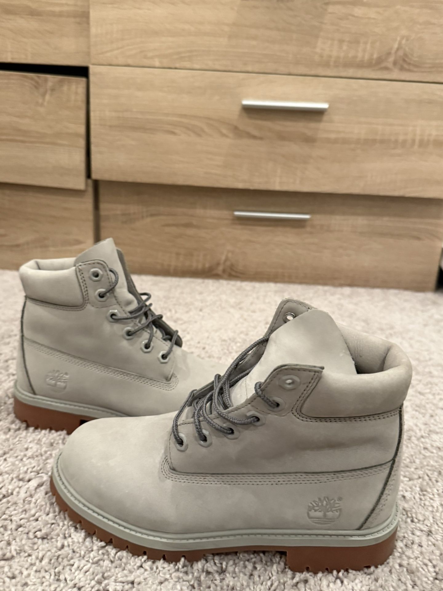 Grey Timberlands