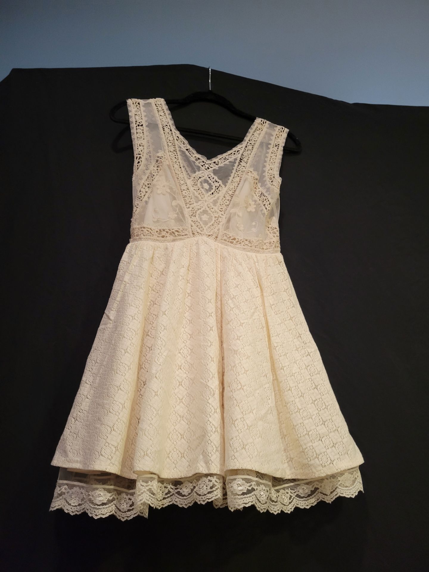 PRISTINE Free People Ivory Lace Halter Mini Dress - Size 2 - Worn Once