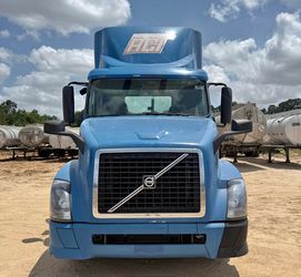 2014 Volvo Day Cab