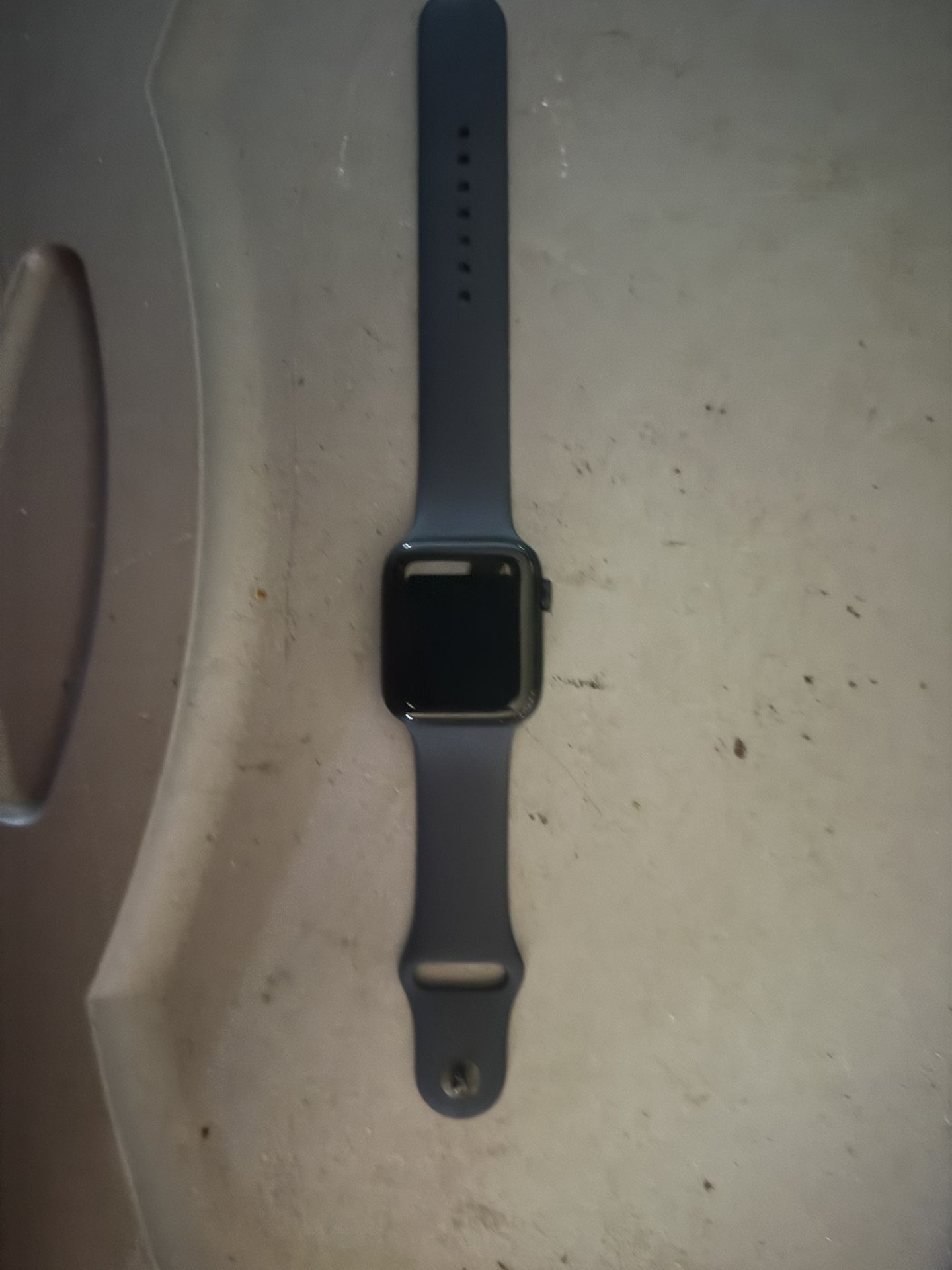 SE Watch With Belkin Universal Charger