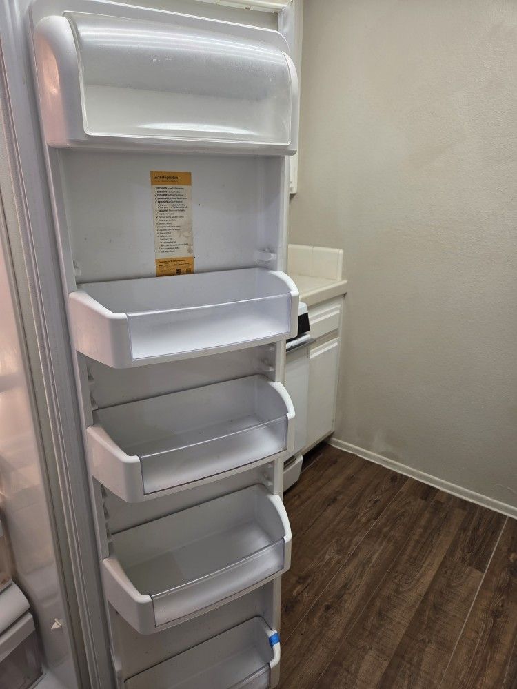 GE Refrigerator