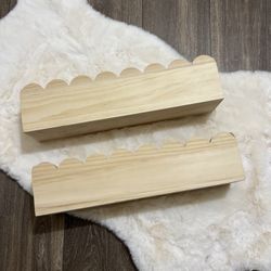Set of 2 Scalloped Nursery Shelves - Preassembled Floating Cloud Wall Bookshelf for Kids, Baby & Toddler Room - Montessori Nursery Shelves - Kids Wall