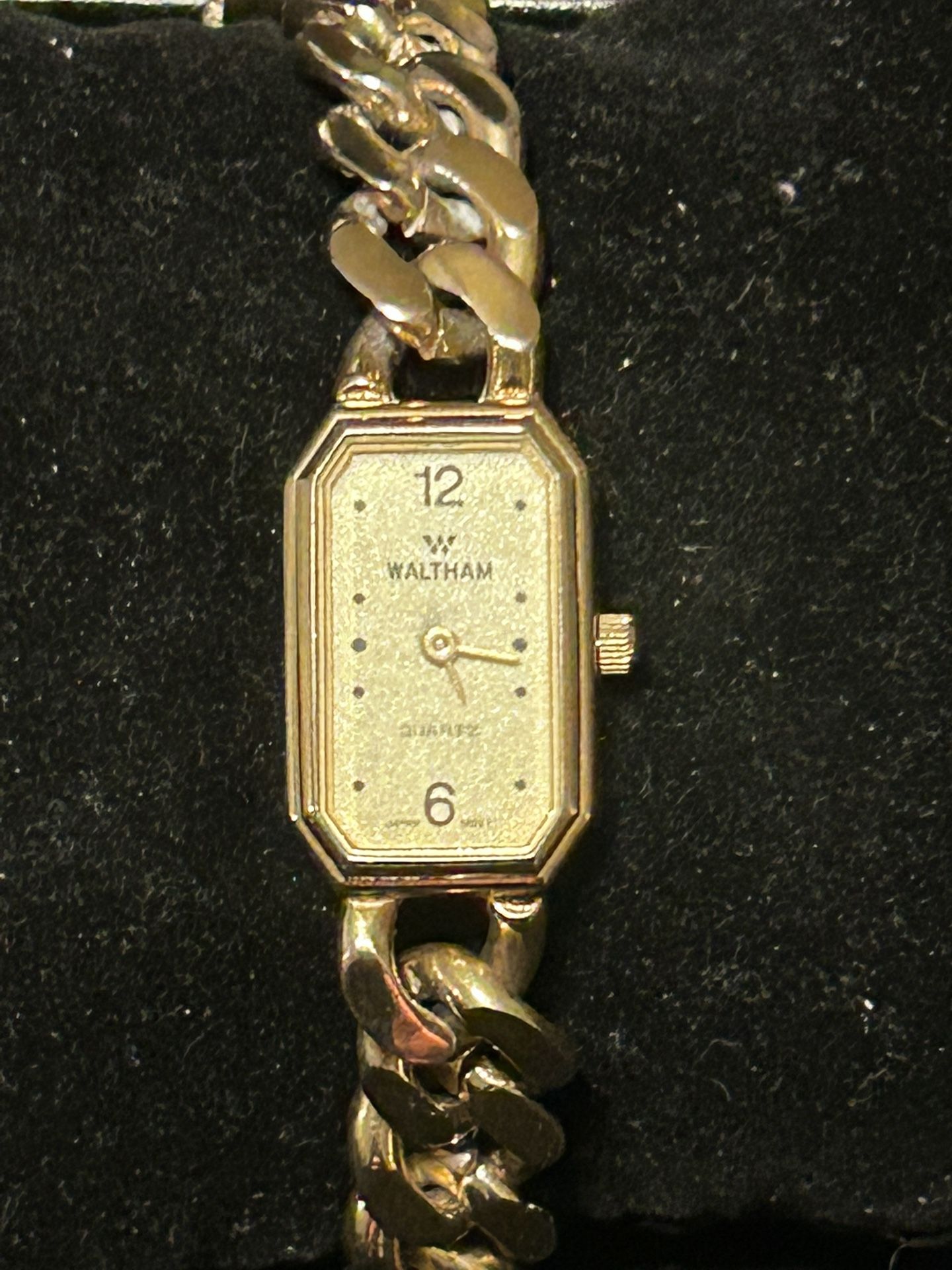 VINTAGE WOMENS WALTHAM. WATCH