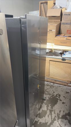 Whirlpool side by side refrigerator
