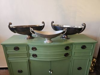 Silver footed boat bowls