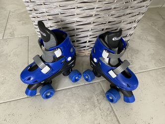 Boys adjustable roller skates size J 10-13
