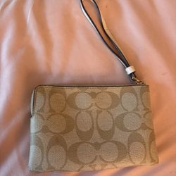 coach wristlet 