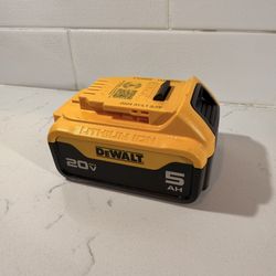 5.0 Dewalt 20v Battery / Like New / Fits All 20v Tools