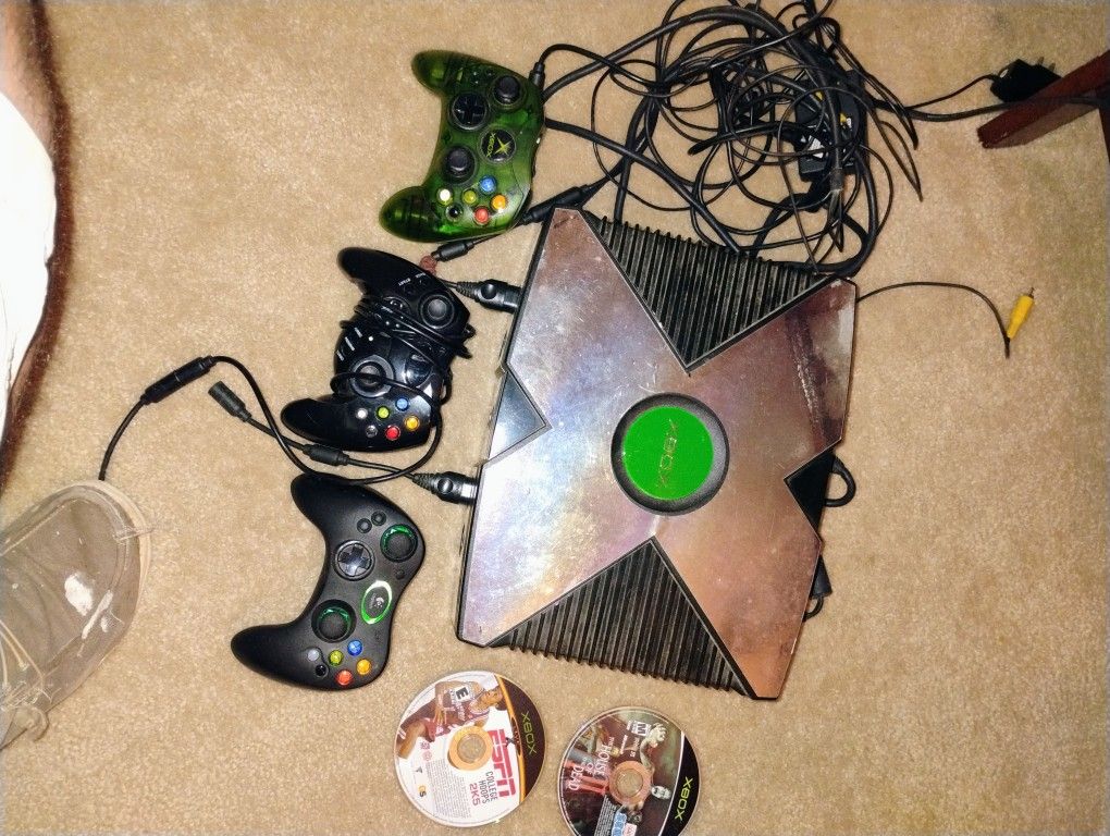 Xbox First Generation Original. Still Works With Some TVs