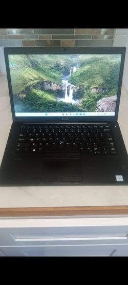 Dell 7480 latitude fast Intel I-5 sixth gen windows 11 pro (ONLY WORKS PLUGGED IN good condition