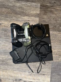 PS4 With 2 Controllers And Charger