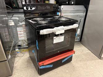 NEW! GE Element Freestanding 30″ 4-Burner Electric Range