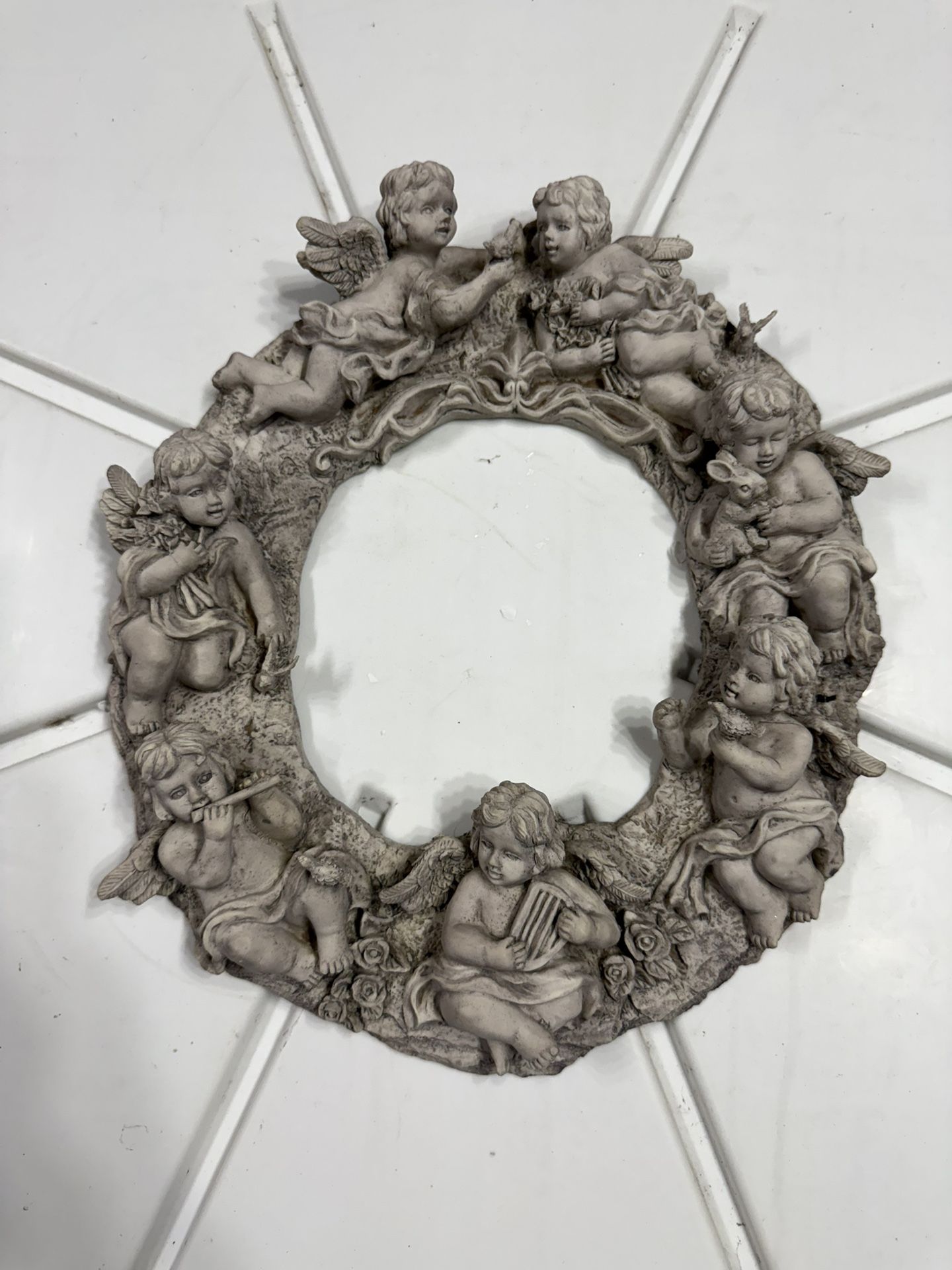 Resin Cherub Wreath