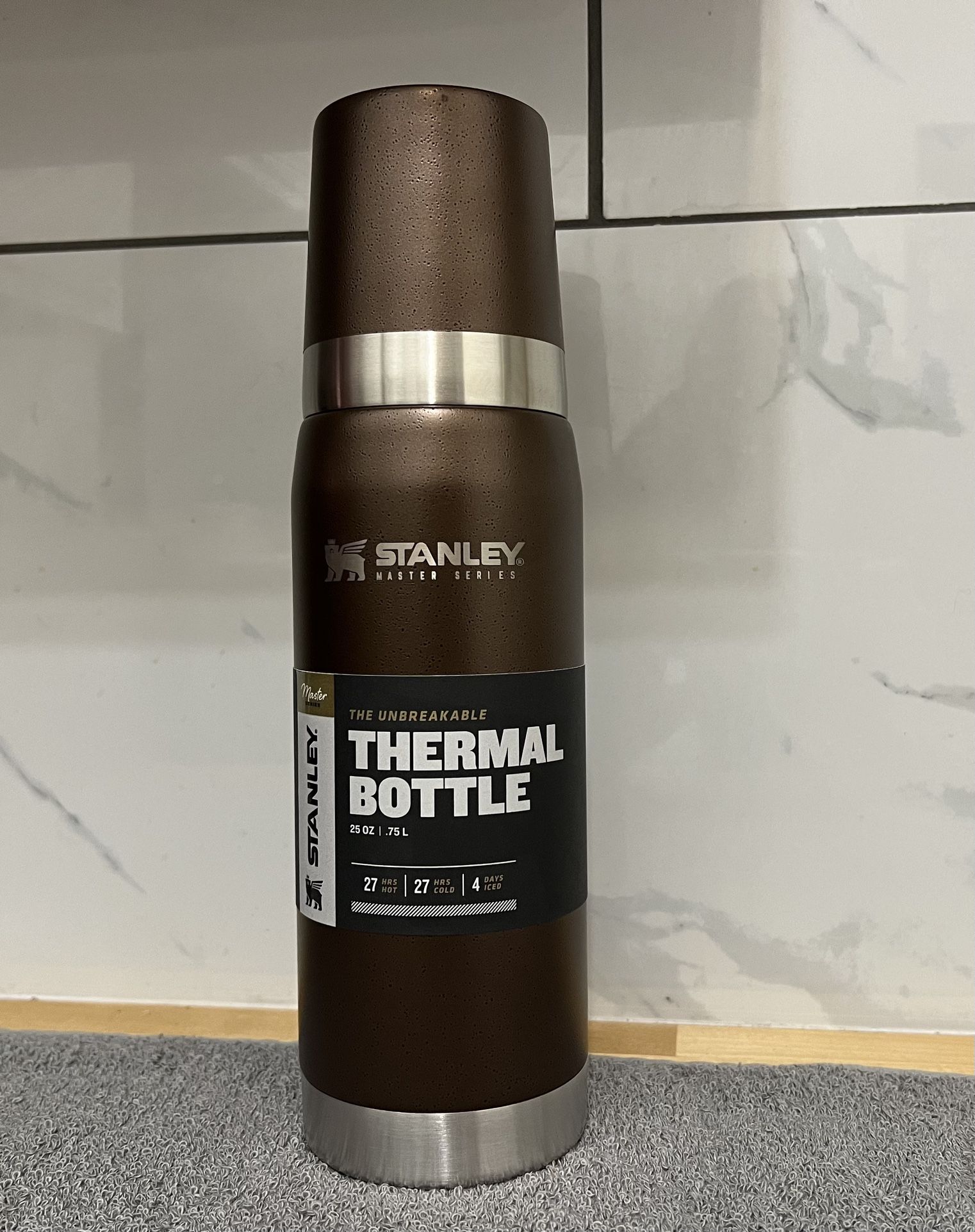 Stanley Unbreakable Thermal Bottle 25oz for Sale in Bowling Green, OH -  OfferUp