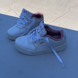 Size 13 Girls Pumas Great Condition