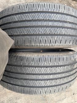 (2) 285/45R22 PAIR OF USED TIRES HANKOOK 70% LIFE !!