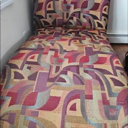 Chaise In Like New Condition 