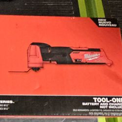 Milwaukee M12 Fuel Oscillating Tool 