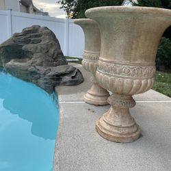2 Large Outdoor Plant Pots