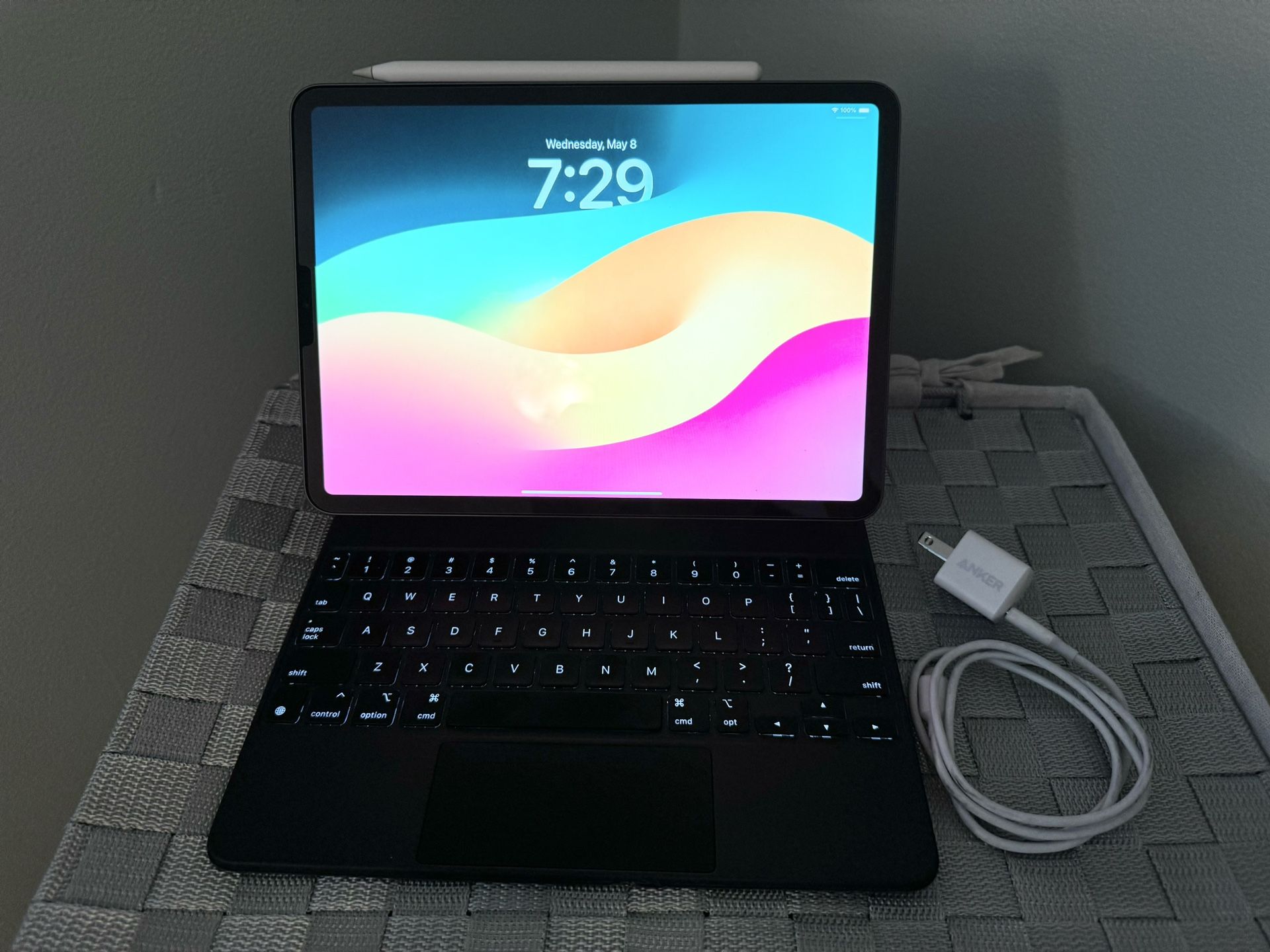 Apple iPad Pro 2rd Gen 128GB WiFi 11 inch Space Gray - Magic Keyboard & Pencil