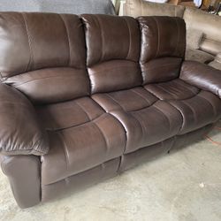 Like New Leather Electric Dual Reclining Couch 
