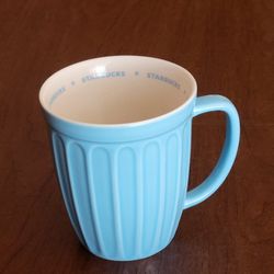 Starbucks Blue Ribbed Fluted 2006 Mug 16oz. Pre-owned, good shape, no 
chips or cracks. Please see photos for details.
Height 4.5". Weight 14oz plus s