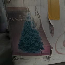 FREE 7.5 Christmas Tree