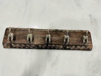 Dog tail hanging rack with hooks