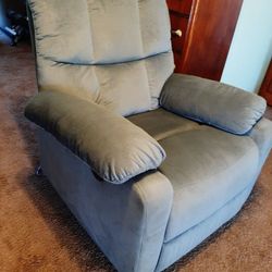 ELECTRIC RECLINER CHAIR NEW