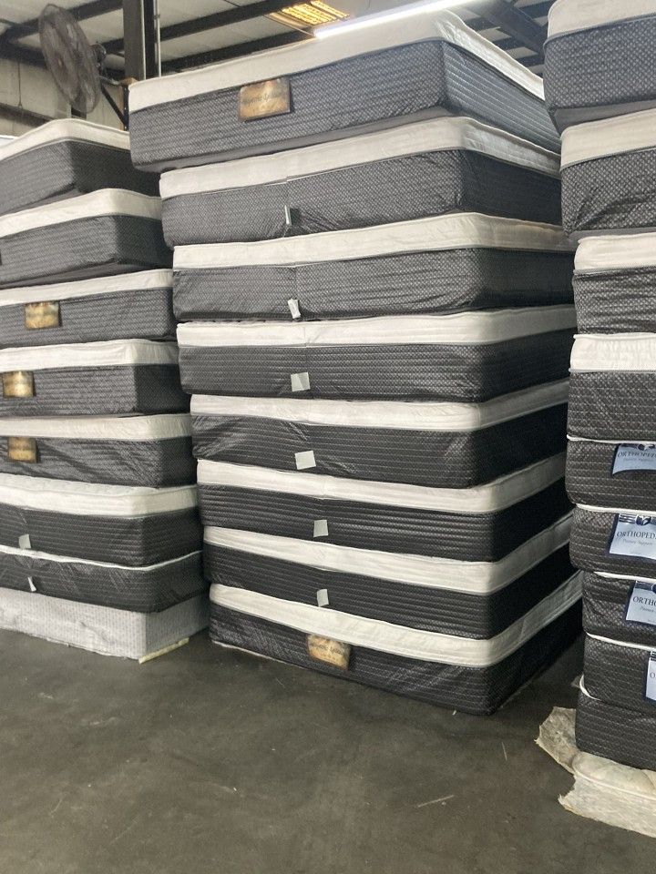 **PILLOW TOP MATTRESS ALL SIZE BRAND NEW BEST PRICE IN TOWN