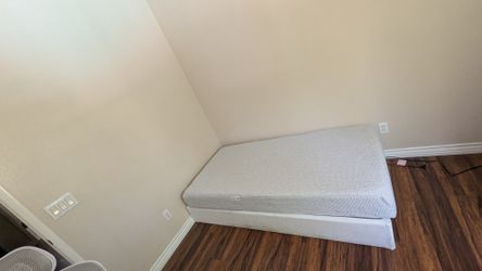Mattress Twin XL almost new