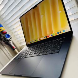 Apple MacBook Air M2 15-inch, 256GB, 8GB ! Like New Paid $1400 Asking $850