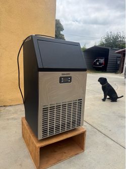 Commercial ice maker