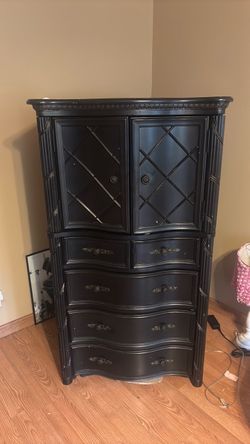 ✨ ELEGANT FRENCH PROVINCIAL DRESSER + DISPLAY CABINET — STATEMENT PIECE ✨